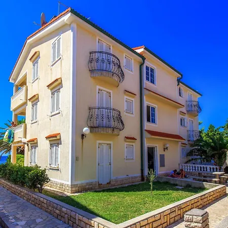 Pet Friendly Apartment In Banjol With Kitchen * Banjol