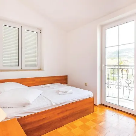 Beach Front Apartment In Banjol With Wifi Apartment