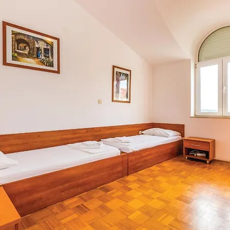 Beach Front Apartment In Banjol With Wifi Apartment